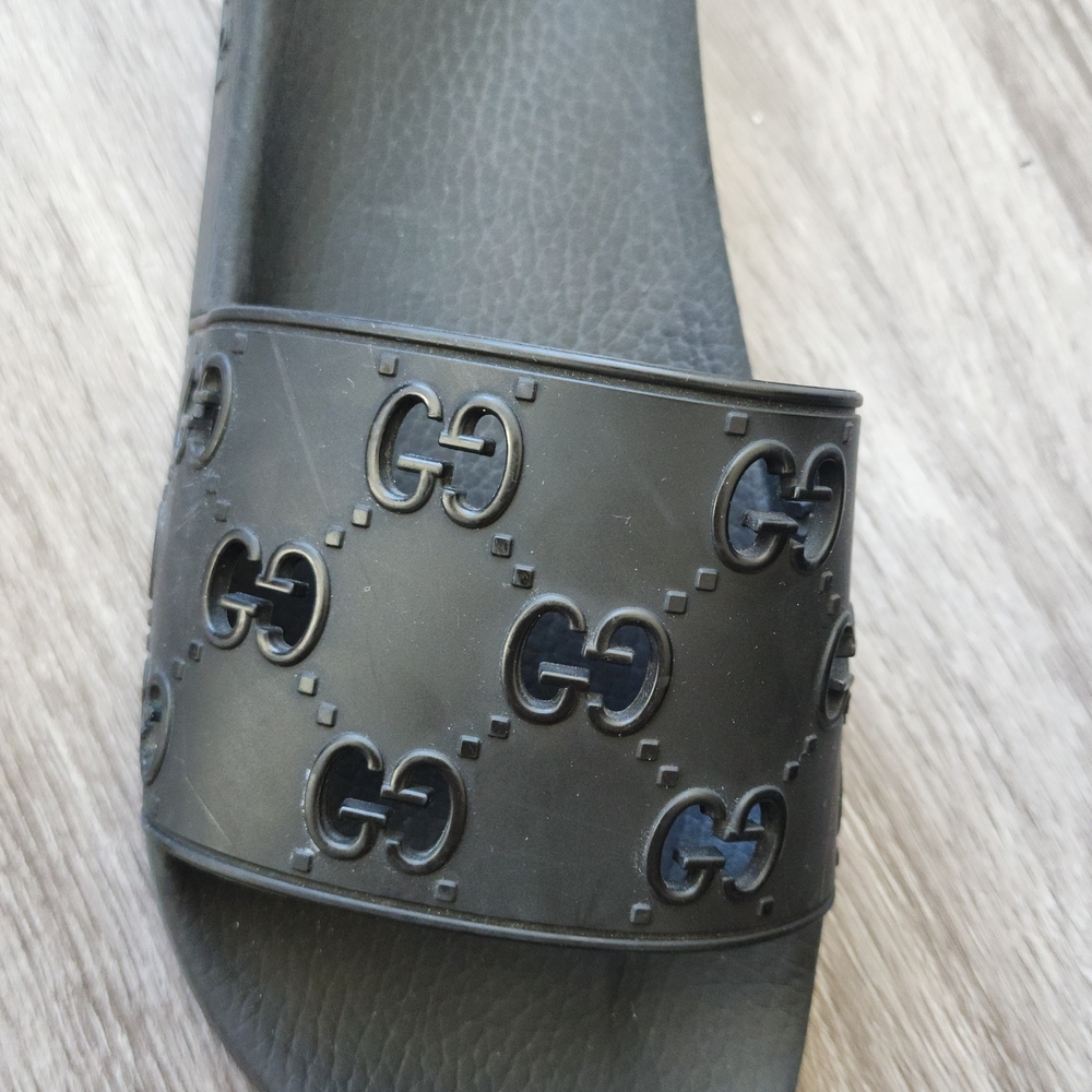 Gucci Embossed Black Slide Sandals - Picture 2 of 6